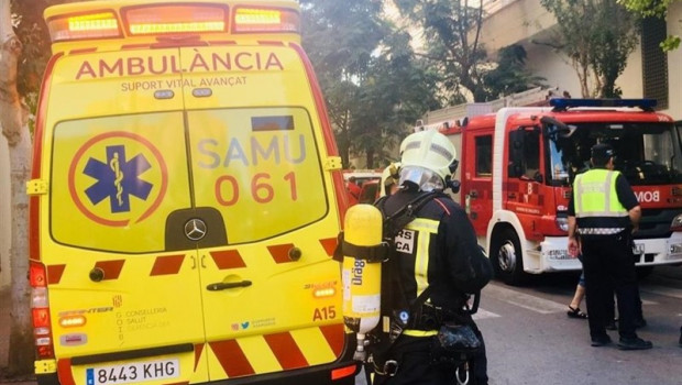 ep efectivossamubomberosenincendiouna viviendasarenalllucmajor