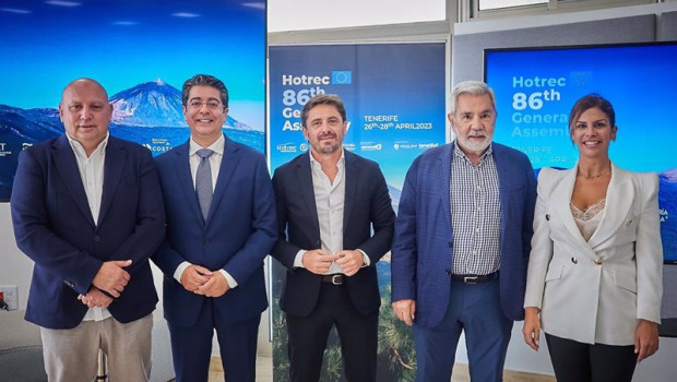 ep el concejal de turismo de adeje adolfo alonso el presidente del cabildo de teneirfe pedro martin