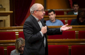 ep el conseller de educacion de la generalitat josep bargallo interviene desde su escano durante una