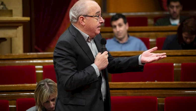 El conseller de Educación de la Generalitat, Josep Bargalló, interviene desde su escaño, durante una sesión plenaria en el Parlament de Cataluña, en Barcelona (Catalunya, España), a 12 de febrero de 2020. | David Zorrakino - Europa Press ep el conseller de educacion de la generalitat josep bargallo interviene desde su escano durante una