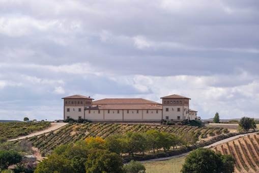 ep el grupo vitivinicola jc prime brands ha abierto la bodega pagos de anguix
