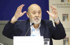 ep el presidente del cis jose felix tezanos participa en una mesa redonda en el curso de verano de