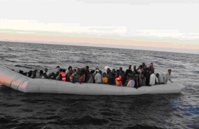 ep inmigrantesaguas italianas rescatadasla guardia civilfrontex