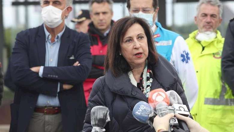 La ministra de Defensa, Margarita Robles, responde a los medios a su llegada a IFEMA. | Eduardo Parra - Europa Press ep la ministra de defensa margarita robles responde a los medios a su llegada a ifema