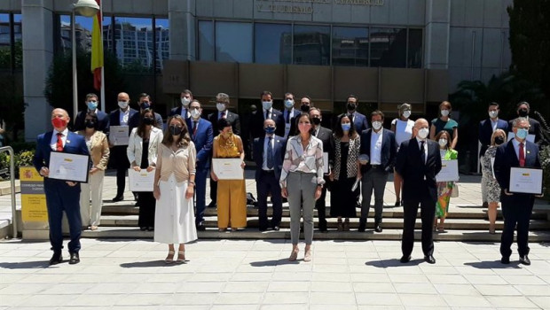 ep la ministra de industria comercio y turismo reyes maroto y la secretaria de estado de comercio