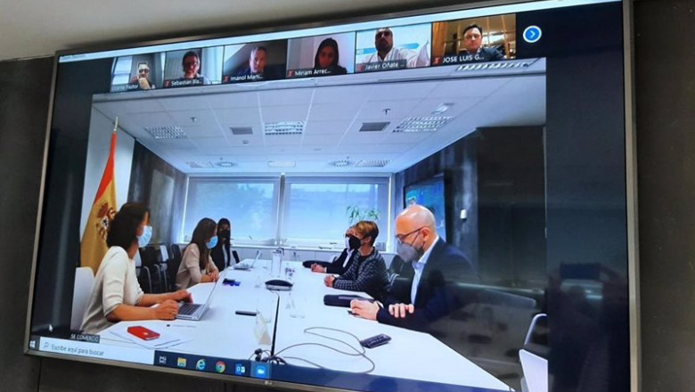 La secretaria de estado de Comercio, Xiana Méndez, se reúne con el sector del calzado | MINISTERIO DE INDUSTRIA, COMERCIO Y TURISMO ep la secretaria de estado de comercio xiana mendez se reune con el sector del calzado