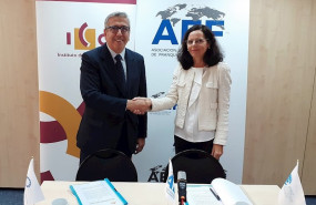ep luisa masuet presidenta de la aef y jose carlos garcia de quevedo presidente del ico firmaron