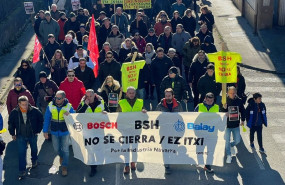 ep manifestacion en alsasua en contra del cierre de sunsundegui