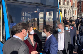 ep maroto c saluda a manueco en presencia del alcalde de valaldolid