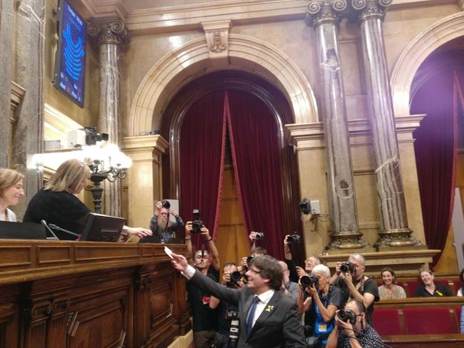 ep presidente carles puigdemont votaparlament