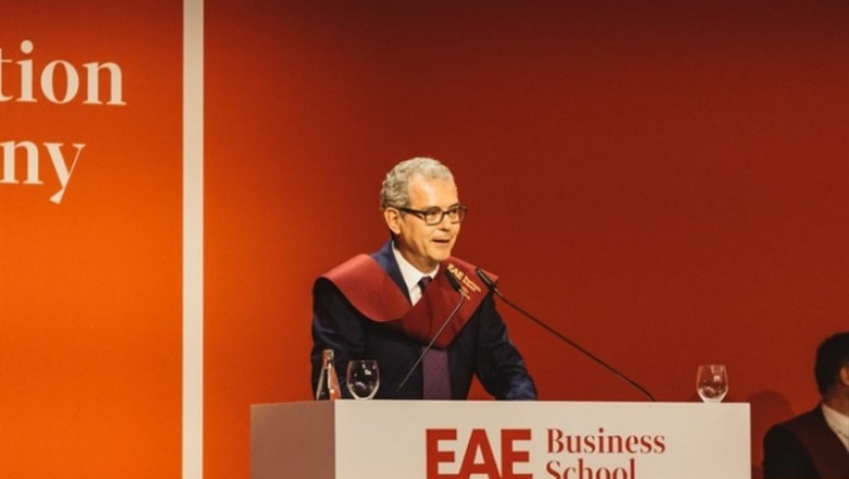 El presidente de Inditex, Pablo Isla, durante su discurso en la EAE Business School. | SERGIO ALBERT ep presidenteinditex pablo isla durantediscursola eae business school
