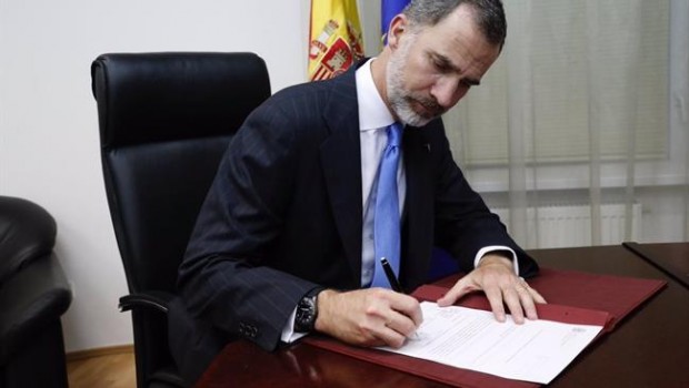 ep rey felipe vi firmardcondecerecheverriagran cruzmerito
