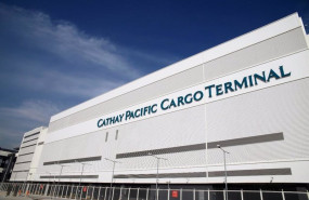 ep terminal de carga de cathay pacifici en el aeropuerto internacional de hong kong
