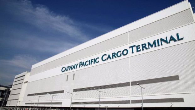 ep terminal de carga de cathay pacifici en el aeropuerto internacional de hong kong