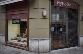 ep una zapateria cerrada durante el estado de alarma decretado por el gobierno de espana como