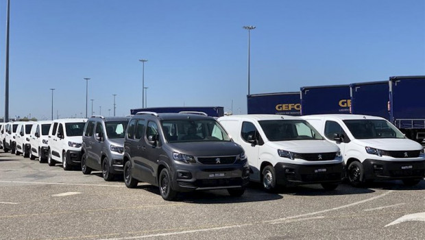 ep vehiculos preparados para exportacion en la planta del grupo psa en vigo