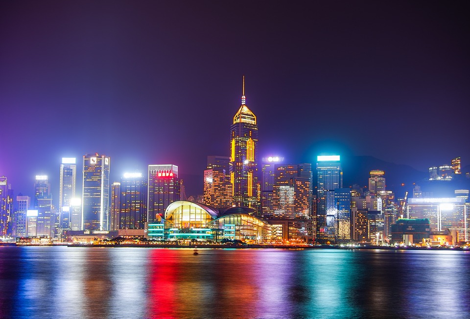 Hong Kong lidera las pérdidas en Asia al son de los valores tecnológicos