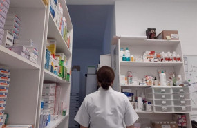 ep anna solicitante de asilo que trabaja como auxiliar de farmacia en madrid durante la pandemia del