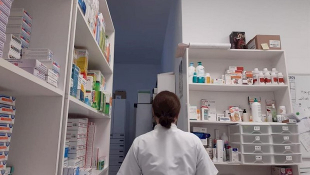 ep anna solicitante de asilo que trabaja como auxiliar de farmacia en madrid durante la pandemia del