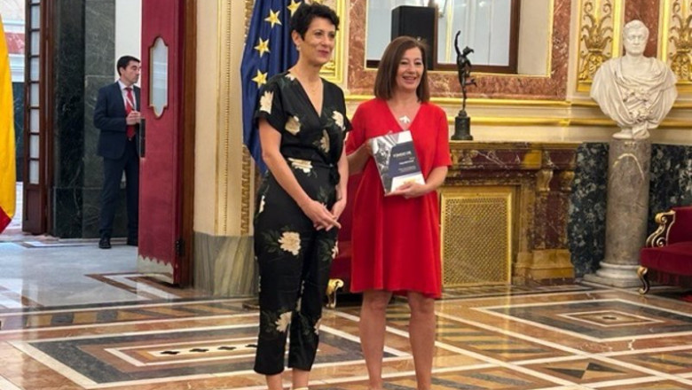 Archivo - La Ministra De Inclusión, Seguridad Social Y Migraciones, Elma Saiz, Entrega A La Presidenta Del Congreso, Francina Armengol, El Informe De Evolución Del Fondo De Reserva De La Seguridad Social, Conocido Comúnmente Como 'Hucha De Las Pensiones', | EUROPA PRESS - Archivo ep archivo la ministra de inclusion seguridad social y migraciones elma saiz entrega a la
