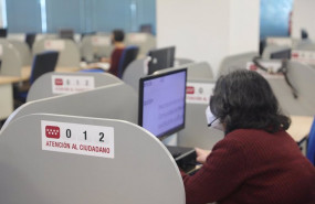 ep archivo   una teleoperadora del servicio de informacion y atencion telefonica 012 mujer