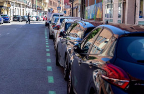 ep archivo   varios coches aparcados en zona verde a 7 de mayo de 2024 en madrid espana la