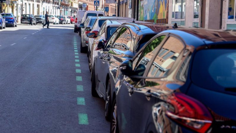 ep archivo varios coches aparcados en zona verde a 7 de mayo de 2024 en madrid espana la ep archivo varios coches aparcados en zona verde a 7 de mayo de 2024 en madrid espana la