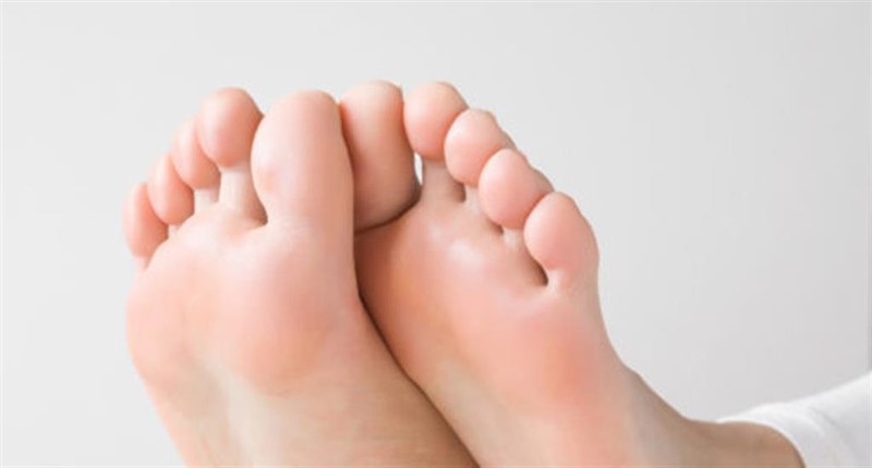 ep colexiopodologosgalicia recomiendaverano una hidratacion exhaustiva para evitarsequedadla apariciongrietaslos pies