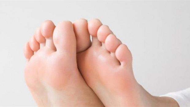 ep colexiopodologosgalicia recomiendaverano una hidratacion exhaustiva para evitarsequedadla apariciongrietaslos pies