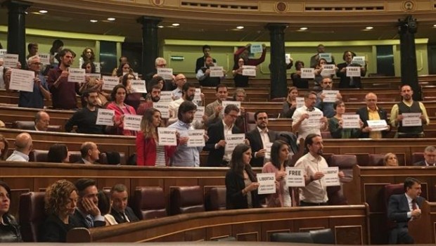 ep diputadosunidosexhiben cartelescongreso