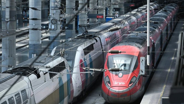 ep dos trenes en la estacion de madrid puerta de atocha almudena grandes a 31 de julio de 2026 en ep dos trenes en la estacion de madrid puerta de atocha almudena grandes a 31 de julio de 2026 en