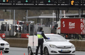 ep efectivos de la guardia civil y de la policia realizan controles por el estado de alarma