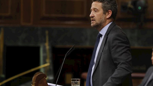 ep el diputado del pp jaime eduardo de olano interviene en el pleno del congreso en madrid espana a