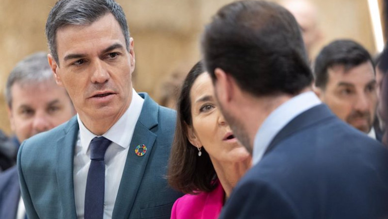 ep el presidente del gobierno pedro sanchez en el stand de paradores este viernes en fitur ep el presidente del gobierno pedro sanchez en el stand de paradores este viernes en fitur