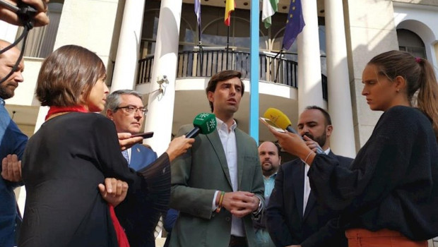 ep el vicesecretario de comunicacion del pp pablo montesinos junto al presidente de la diputacion