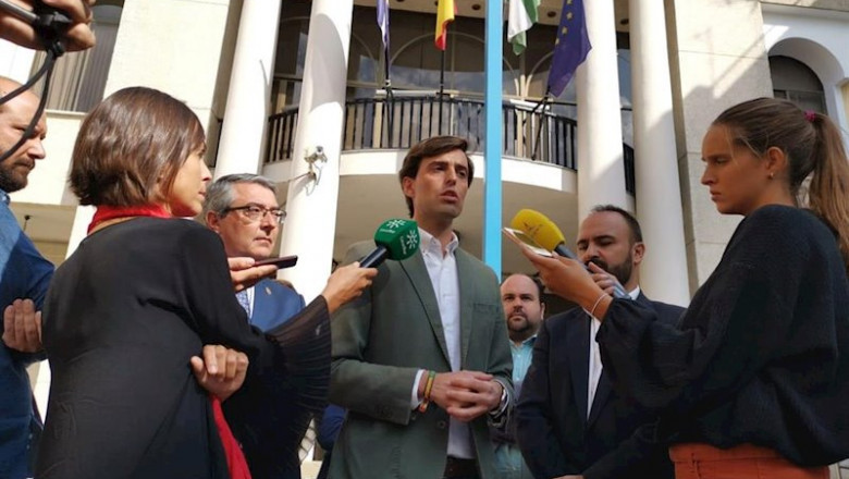 ep el vicesecretario de comunicacion del pp pablo montesinos junto al presidente de la diputacion