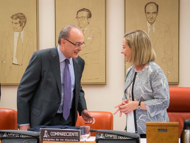 ep gobernadorbancoespana luis maria linde ydiputada ana oramas