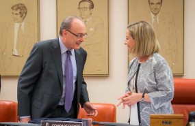 ep gobernadorbancoespana luis maria linde ydiputada ana oramas