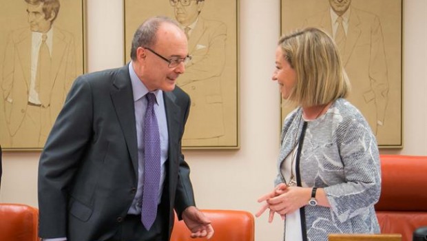 ep gobernadorbancoespana luis maria linde ydiputada ana oramas