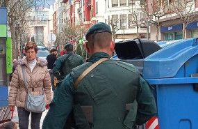 ep imagen de agentes de la guardicia civil que participan en un aoperacion contra la prostitucion y