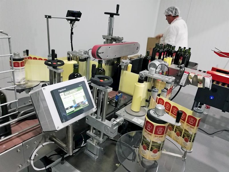 ep imagen de archivo de la planta de envasado de aceite de elitagro en bedmar jaen