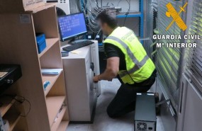 ep la guardia civil detieneautorroboun establecimientohuercal