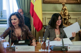 ep la ministra de hacienda y portavoz del gobierno maria jesus montero izq y la ministra de politica