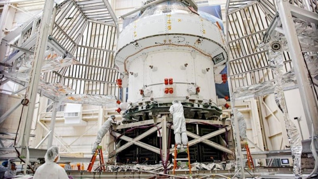 ep la nave espacial orion para la mision artemisa i preparandose para la prueba termica en la