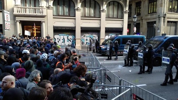 ep manifestantes consejoministrosvia laietana