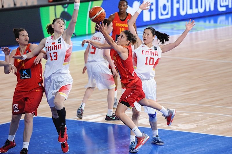 ep marta xargay anota en el espana- china del preolimpico de baloncesto