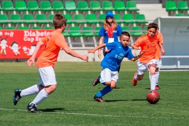 ep ninos jugandofutbol