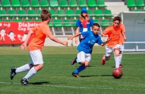 ep ninos jugandofutbol