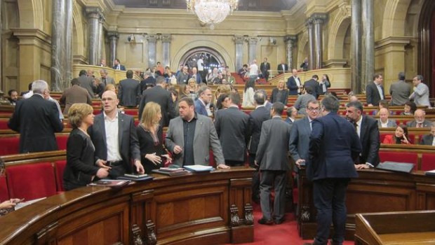 ep plenoparlament con diputadosjxsi en primer plano