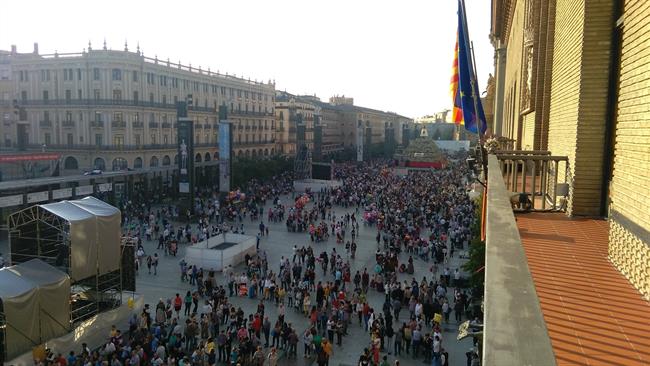 Récord de participantes en la Ofrenda de Flores a la Virgen del Pilar | EUROPA PRESS ep recordparticipantesla ofrendafloresla virgenpilar